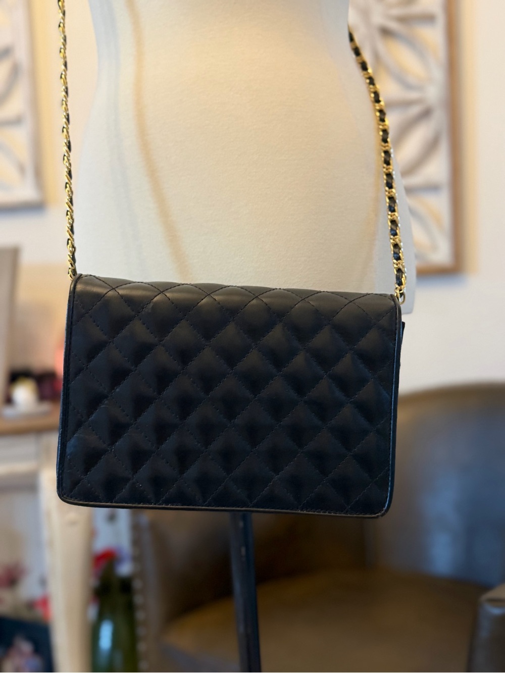 Vintage Quilted Black Chain Crossbody Bag - Picture 10 of 13